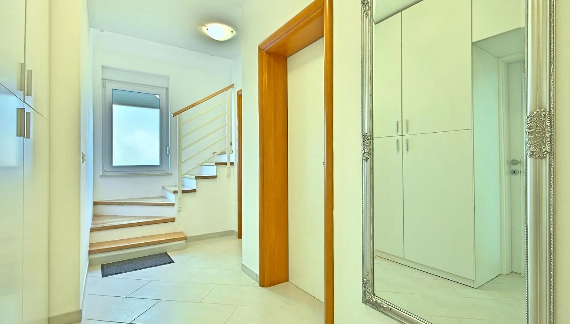 Rooms Hana روفينج